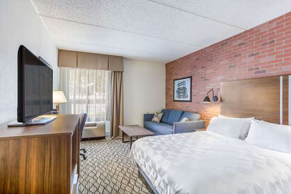  - Burrstone Inn New Hartford