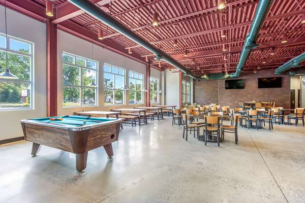 Restaurant - Burrstone Inn New Hartford