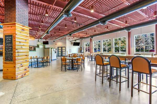 Restaurant - Burrstone Inn New Hartford