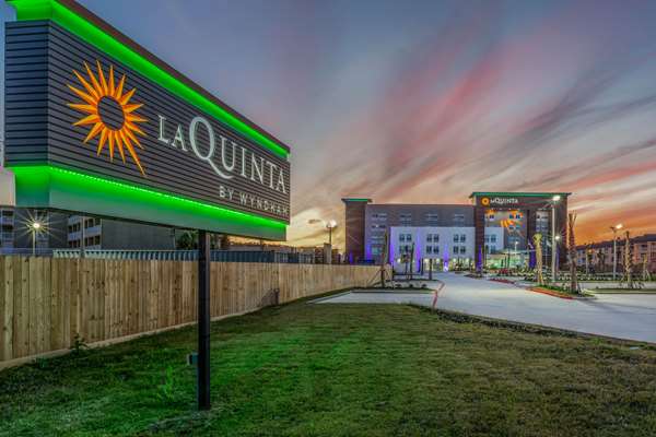 Exterior view - La Quinta Inn & Suites Galveston