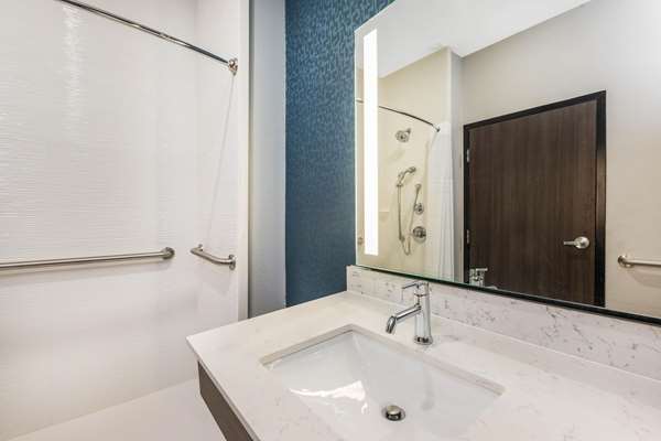  - La Quinta Inn & Suites Galveston