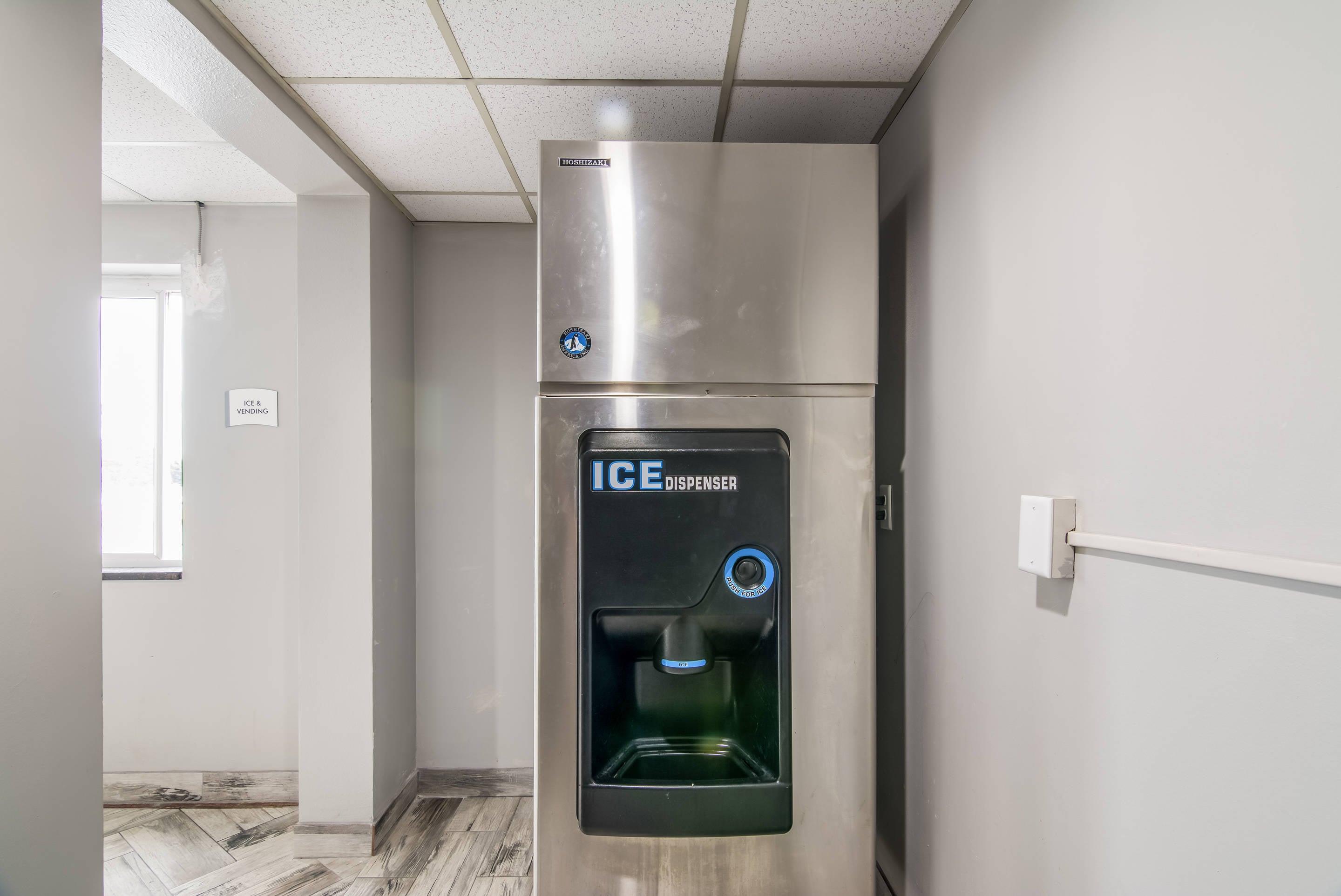 Hotel vending area | Quality Inn
