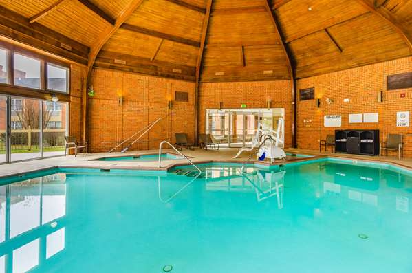 Pool - Quality Inn Radford