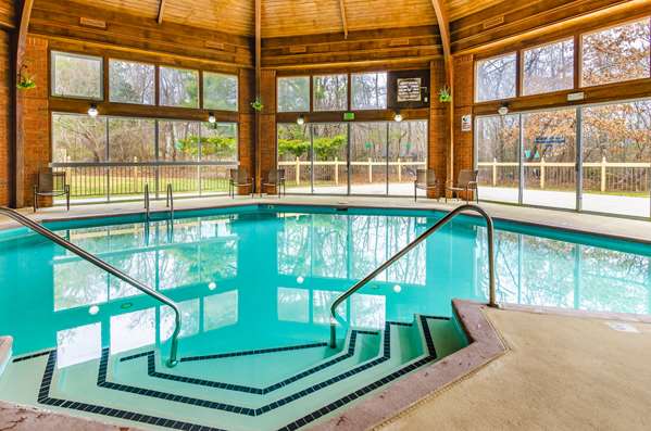 Pool - Quality Inn Radford