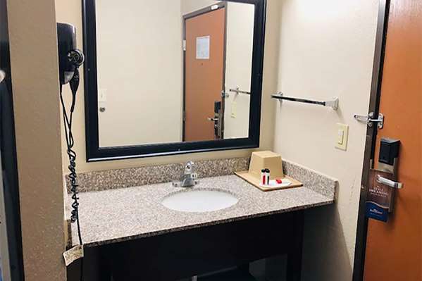  - Baymont Inn & Suites Joliet - I-80, Exit 130