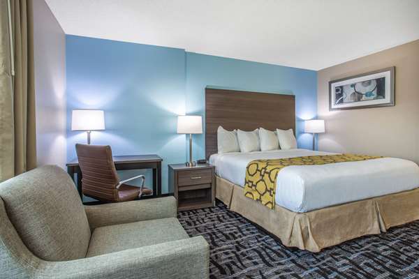 Suite - Baymont Inn & Suites Joliet - I-80, Exit 130