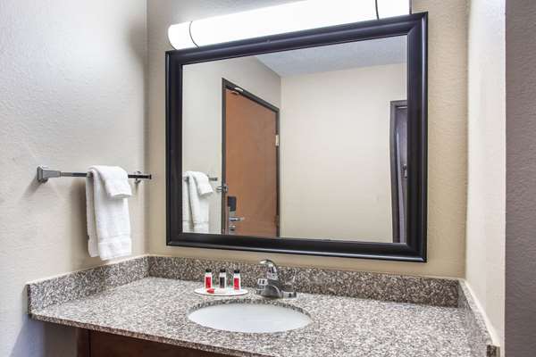  - Baymont Inn & Suites Joliet - I-80, Exit 130