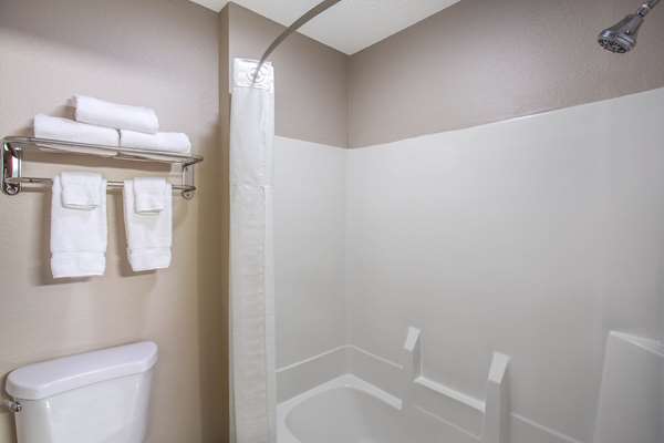  - Baymont Inn & Suites Joliet - I-80, Exit 130