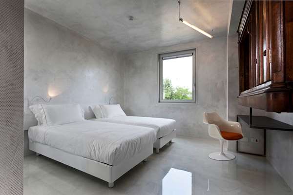 2 Single Beds, Non-Smoking, Standard Room, Shower