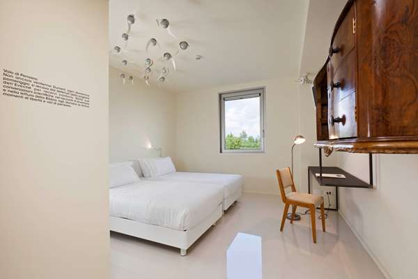 2 Single Beds, Non-Smoking, Standard Room, Shower