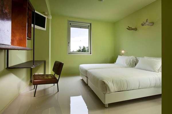2 Single Beds, Non-Smoking, Standard Room, Shower