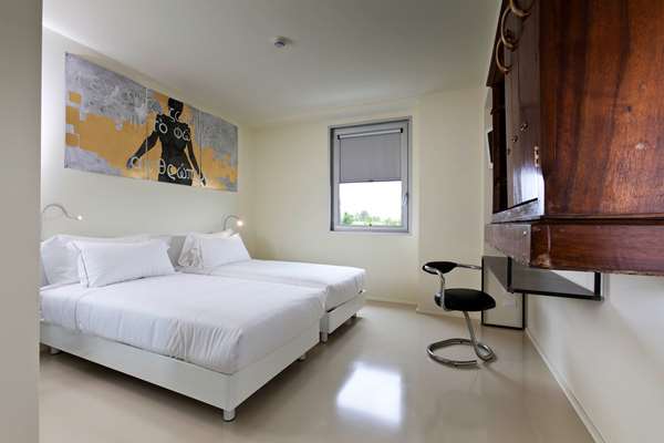 2 Single Beds, Non-Smoking, Standard Room, Shower