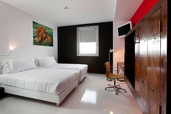 2 Single Beds, Non-Smoking, Standard Room, Shower