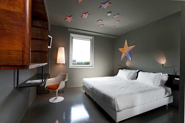 1 King Bed, Non-Smoking, Superior Room, Free Minibar, Bathrobe And Slippers