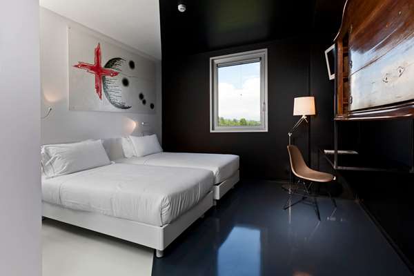 1 King Bed, Non-Smoking, Superior Room, Free Minibar, Bathrobe And Slippers
