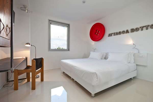 1 King Bed, Non-Smoking, Superior Room, Free Minibar, Bathrobe And Slippers