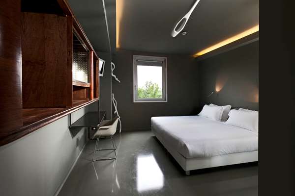 1 King Bed, Non-Smoking, Superior Room, Free Minibar, Bathrobe And Slippers