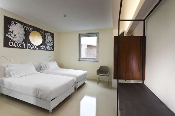 1 King Bed, Non-Smoking, Standard Room, Shower