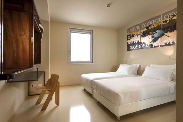 1 King Bed, Non-Smoking, Standard Room, Shower