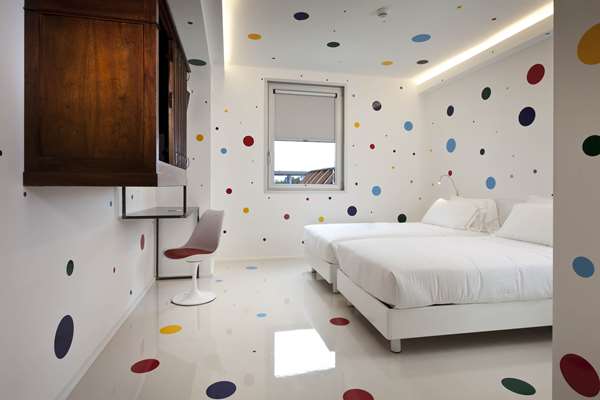 1 King Bed, Non-Smoking, Standard Room, Shower