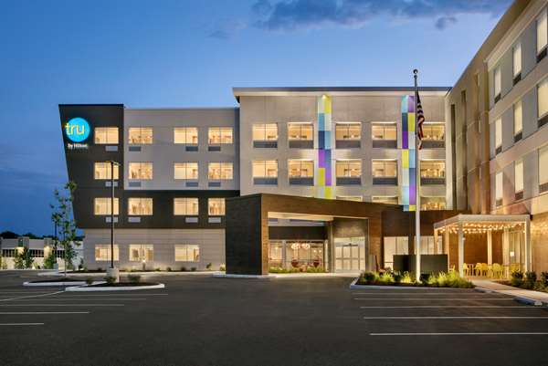 Exterior view - Tru by Hilton Hotel Easton