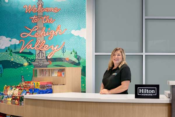  - Tru by Hilton Hotel Easton