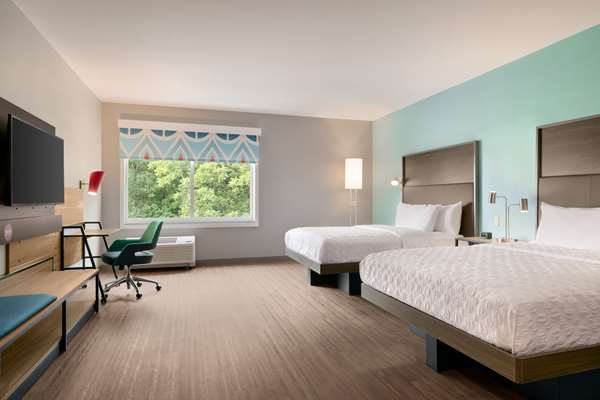  - Tru by Hilton Hotel Easton