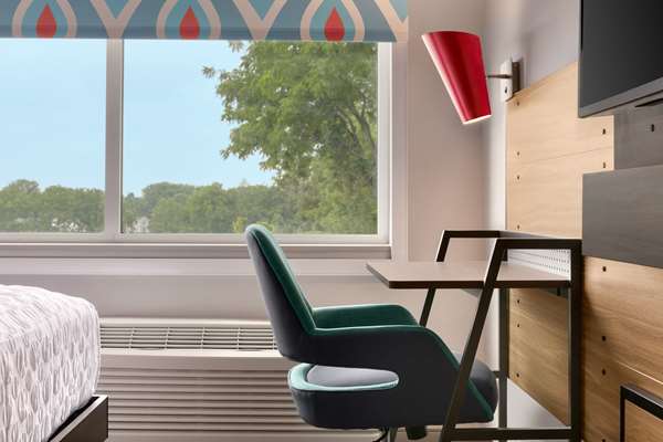  - Tru by Hilton Hotel Easton