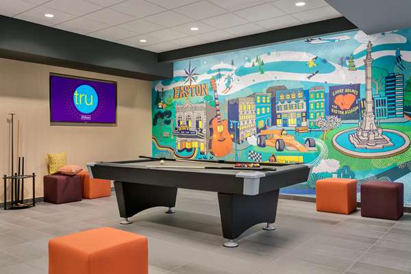  - Tru by Hilton Hotel Easton