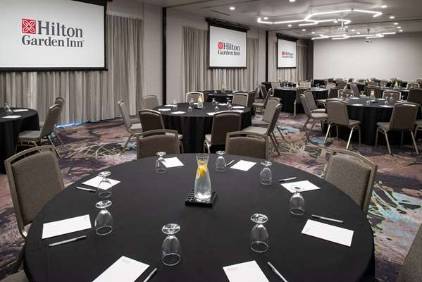  - Hilton Garden Inn Lynnwood - I-55, Exit 181