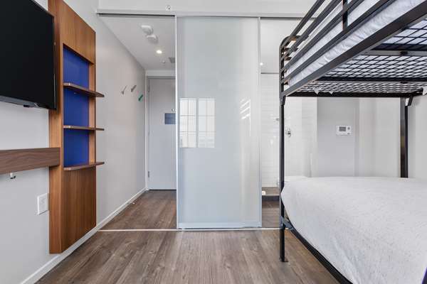  - Motto by Hilton Hotel DC