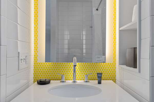  - Motto by Hilton Hotel DC