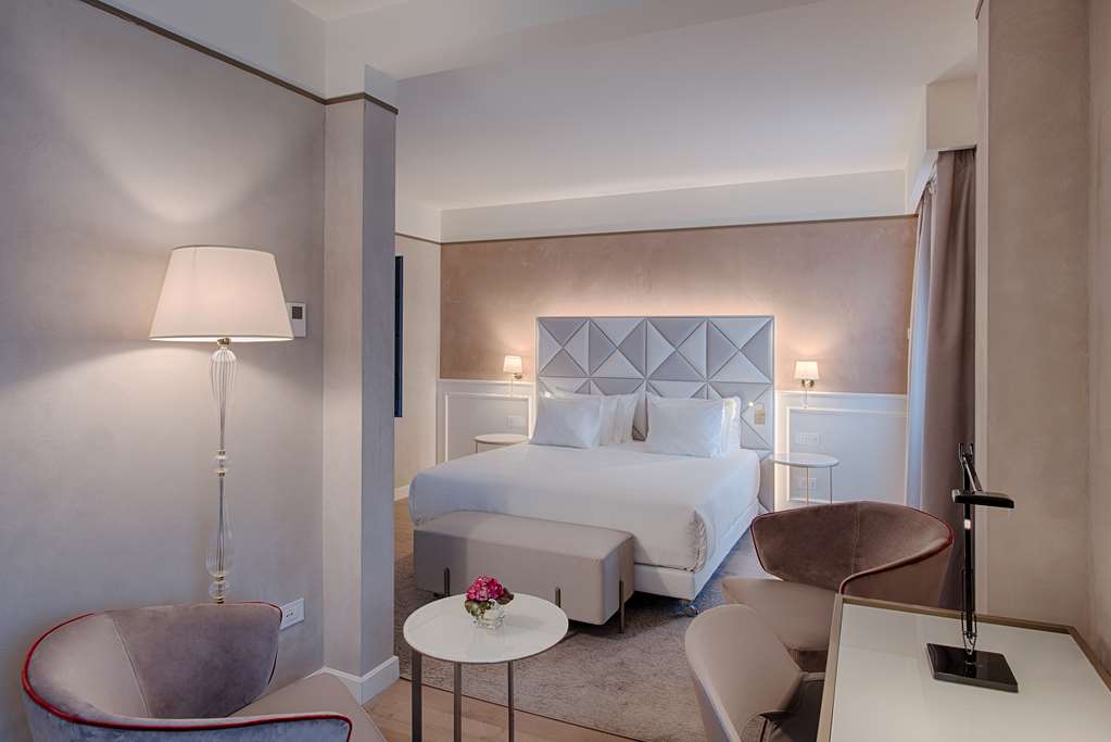NH COLLECTION PALAZZO VERONA-guestroom-Guest Room,On-Site.jpg