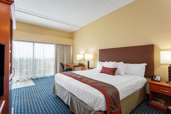  - Ramada Plaza Hotel Virginia Beach