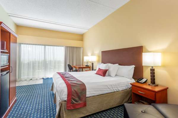  - Ramada Plaza Hotel Virginia Beach