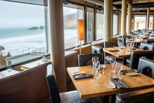 Restaurant - Pacifica Lighthouse Hotel
