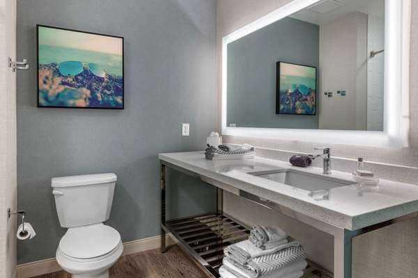  - Cambria Hotel Madeira Beach