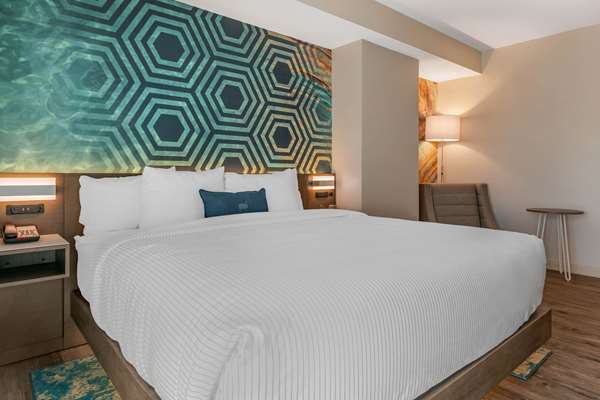  - Cambria Hotel Madeira Beach