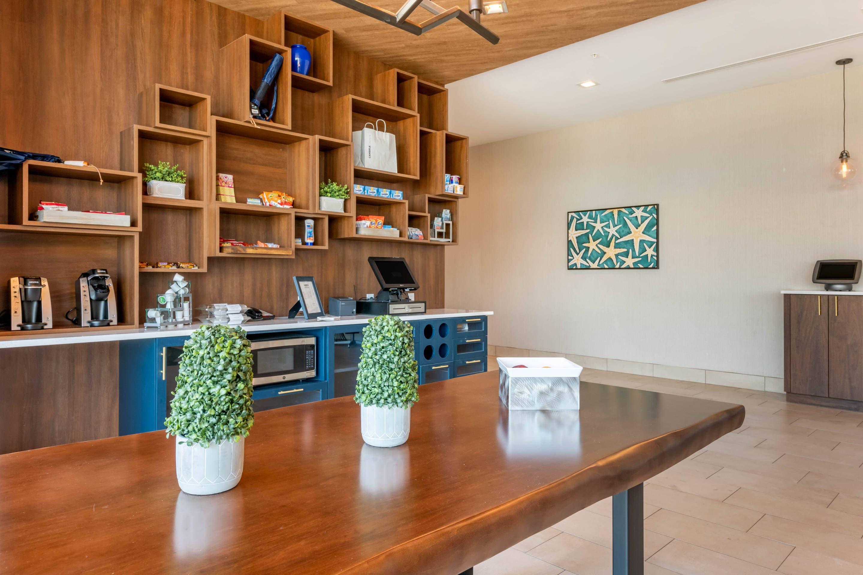 Hotel marketplace | Cambria Hotel St Petersburg-Madeira Beach Marina