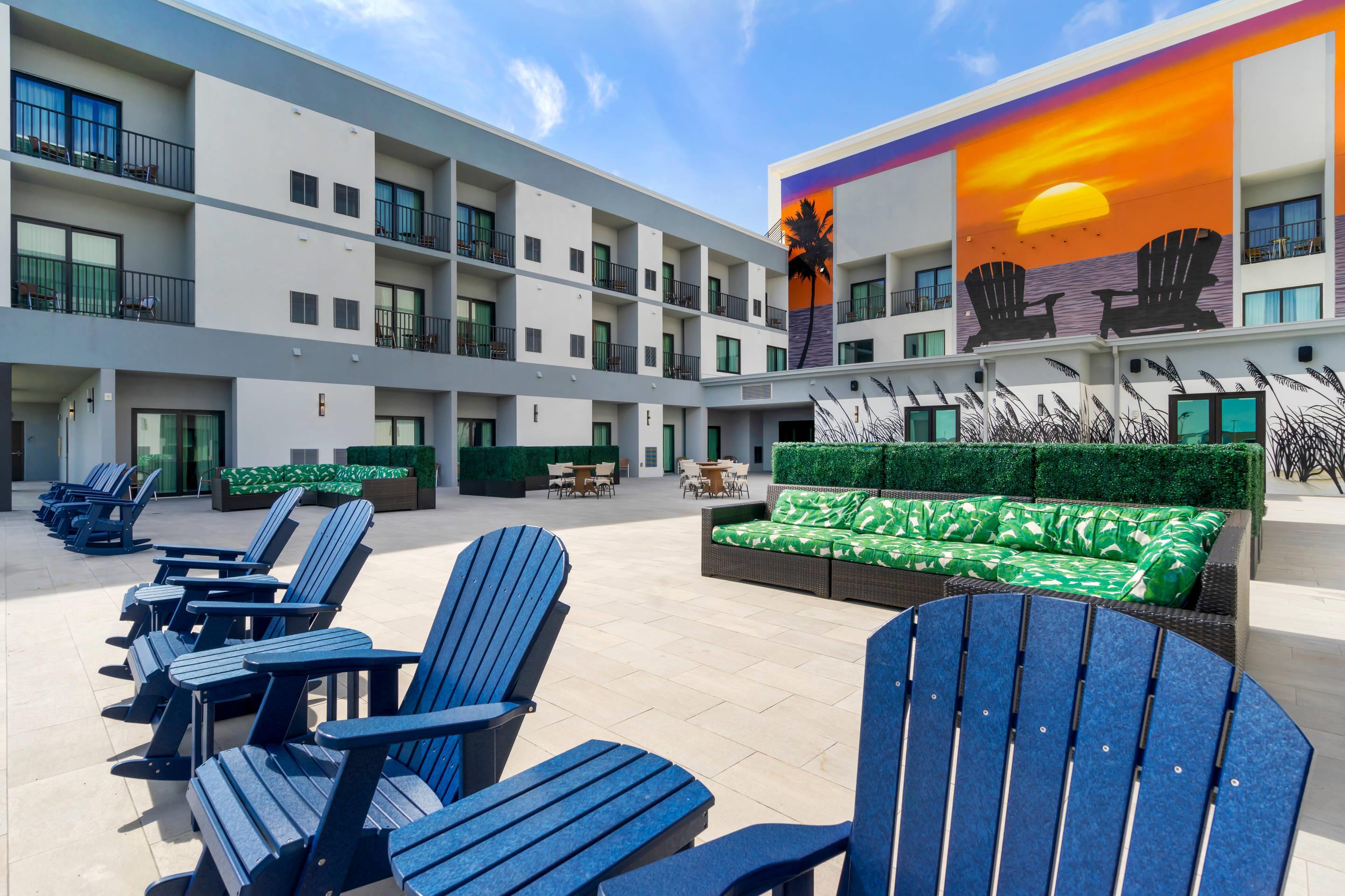 Hotel patio | Cambria Hotel St Petersburg-Madeira Beach Marina