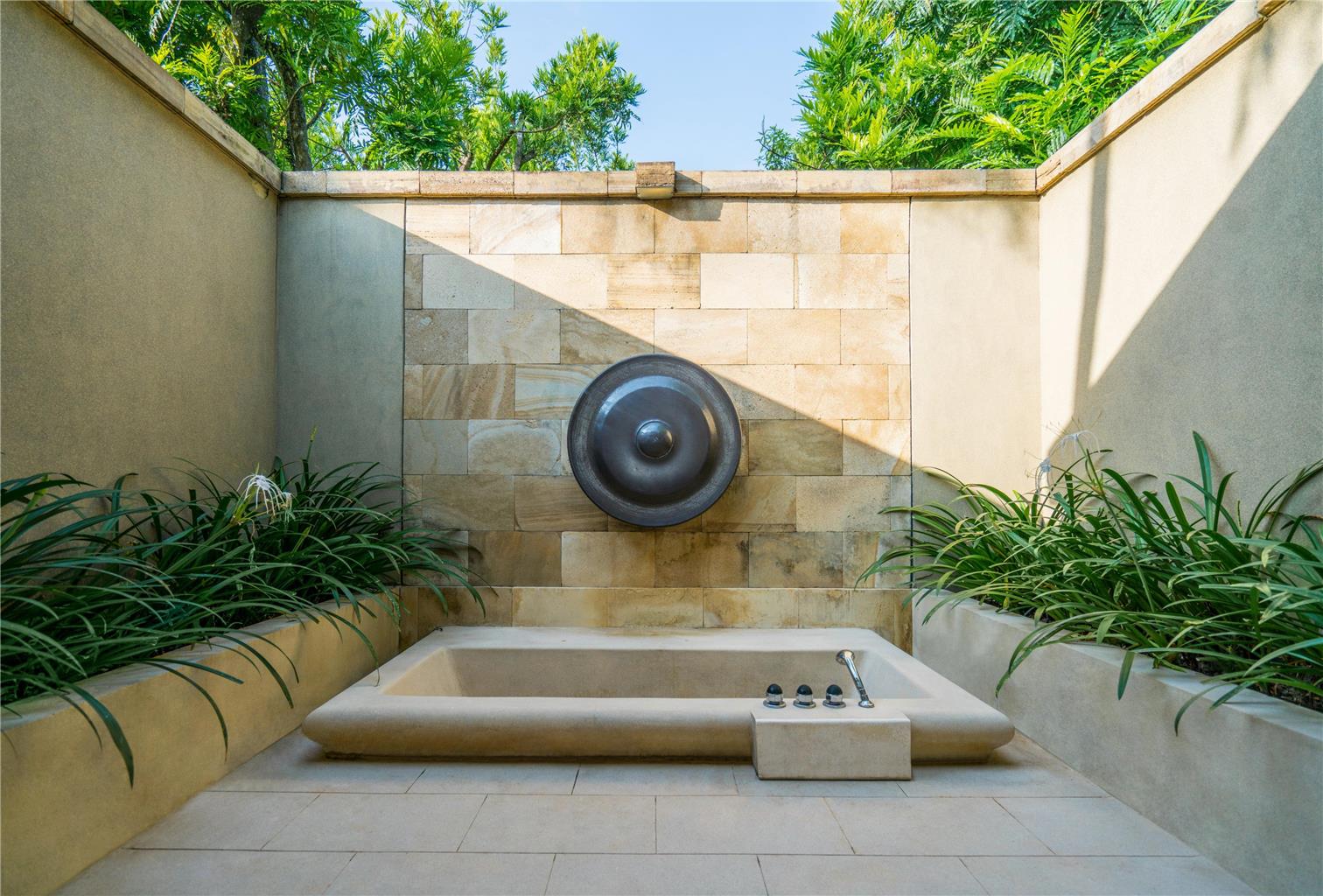 Guest photo