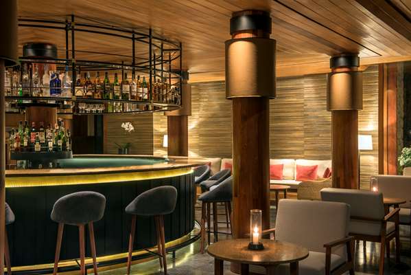 On-Site,Bar/Lounge