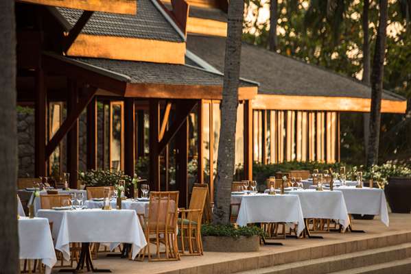 Dining,Dining Area,Restaurant,On-Site,Outdoor/Exterior,Exterior View of Building
