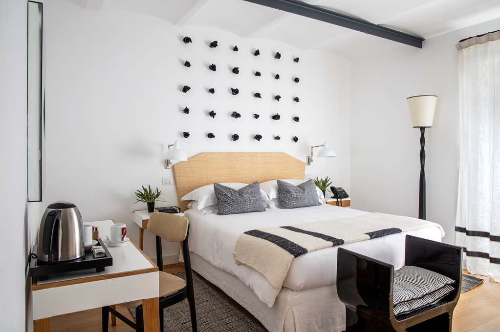 Locanda Rossa-guestroom-Guest Room,On-Site.jpg