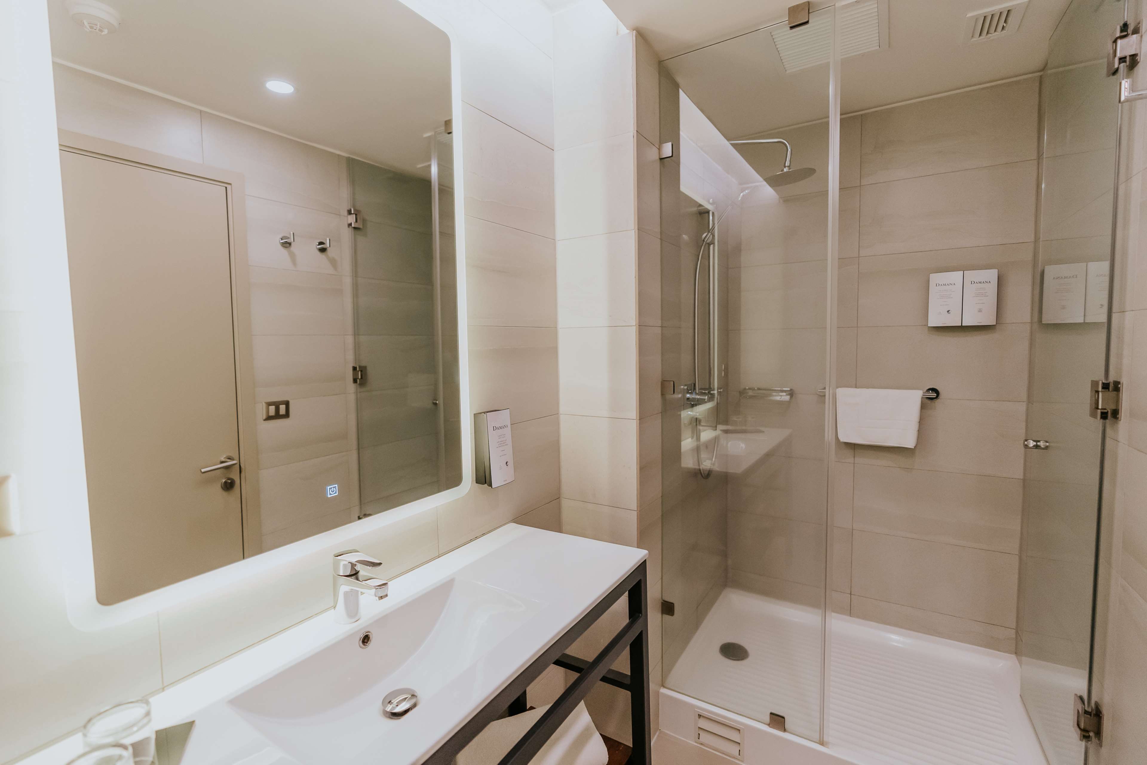 Best Western Ferrat Room Type - 2 Single Beds, Non-Smoking, Standard Room, Safe, Work Desk, Air-Conditioned, Full Breakfast Best Western Ferrat Room Type - 2 Single Beds, Non-Smoking, Standard Room, Safe, Work Desk, Air-Conditioned, Full Breakfast