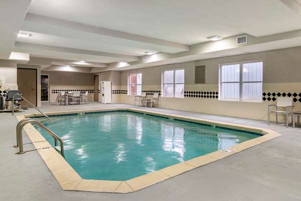Pool - Comfort Inn & Suites Calhoun - I-75, Exit 312