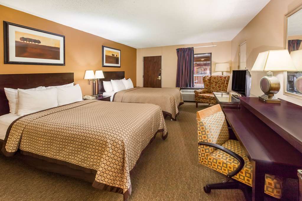 QUALITY INN & SUITES RICHFIELD-guestroom-Guest Room,On-Site.jpg