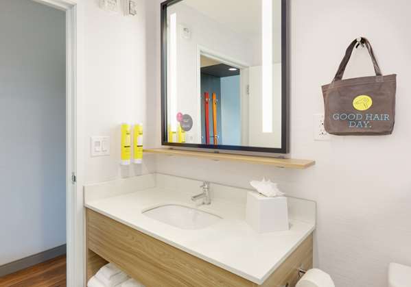  - Tru by Hilton Hotel DFW Airport West Euless