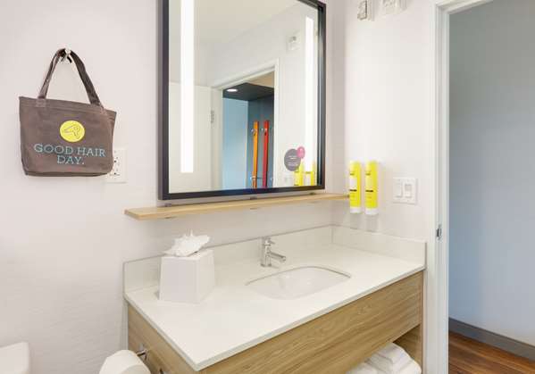  - Tru by Hilton Hotel DFW Airport West Euless