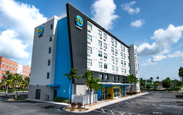 On-Site,Outdoor/Exterior,Exterior View of Building
